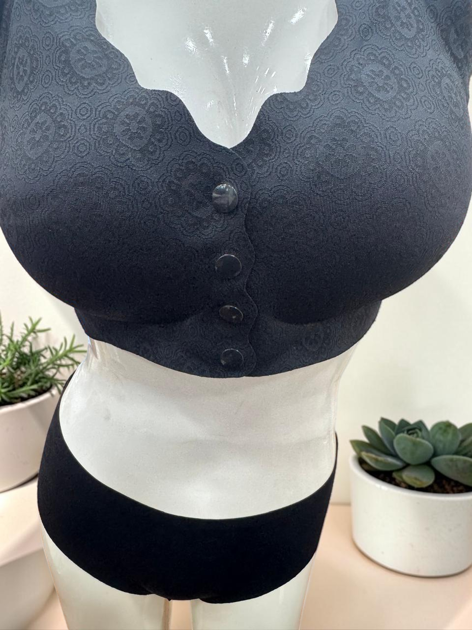 Seamless Front-Buttons Bra Set.