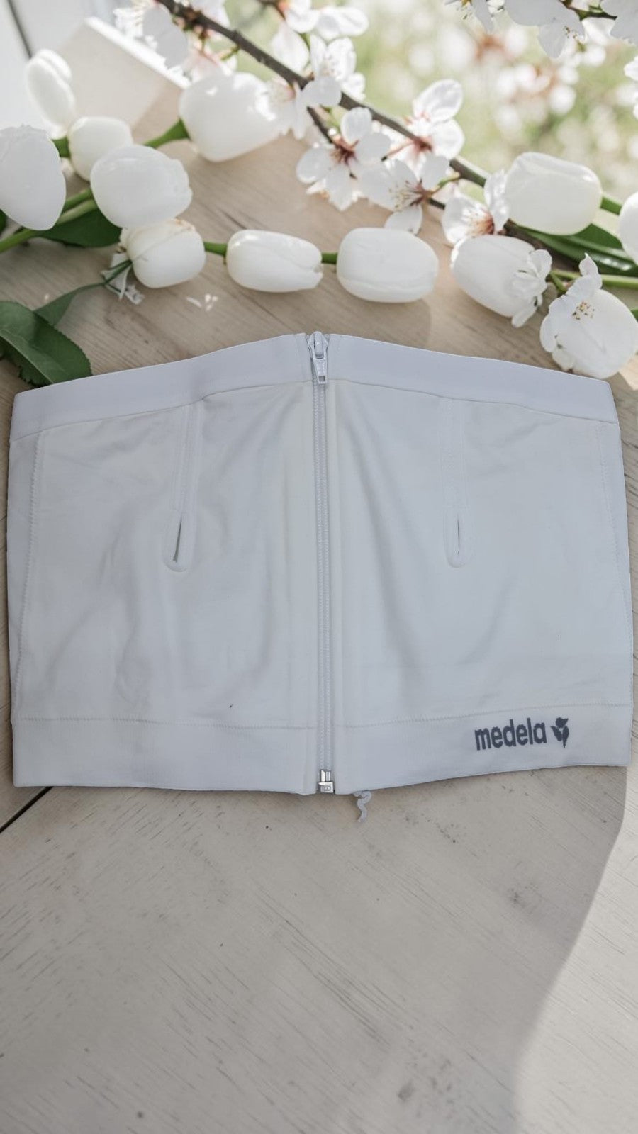 Medela Hands-Free Pumping Bra | Front Zip Double Breast Pump Bustier | Hands Free Nursing Bra